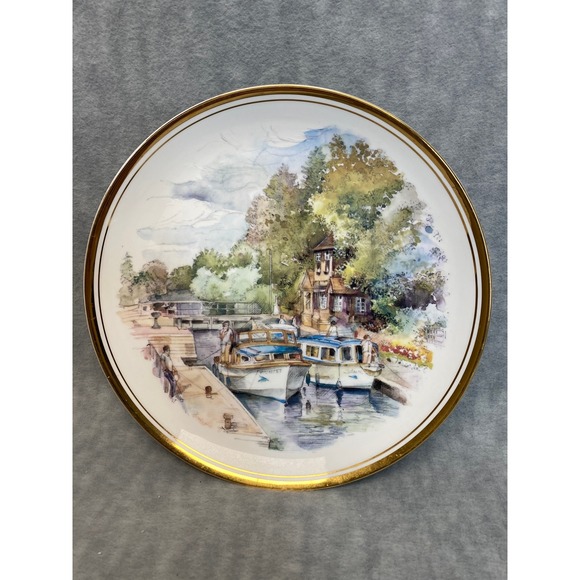 Guardian England's 4 Seasons Summer on the Thames Decorative Plate Gold Trim - Picture 1 of 4
